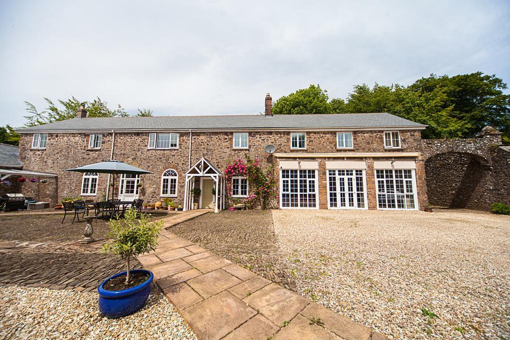 Bed and Breakfast Stoodleigh Court Coach House Tiverton  Exterior foto
